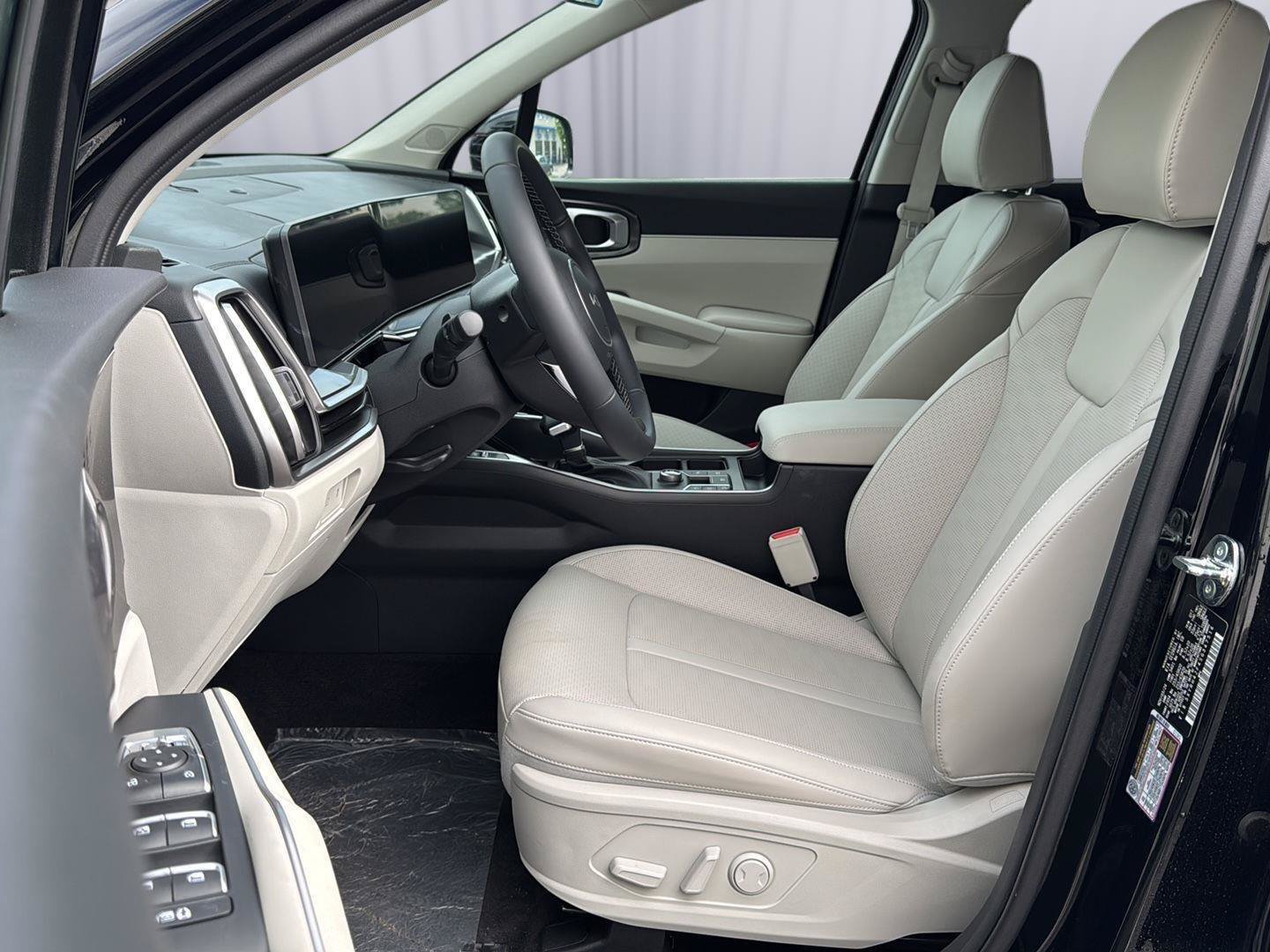 Used 2025 Kia Sorento EX FWD image 20