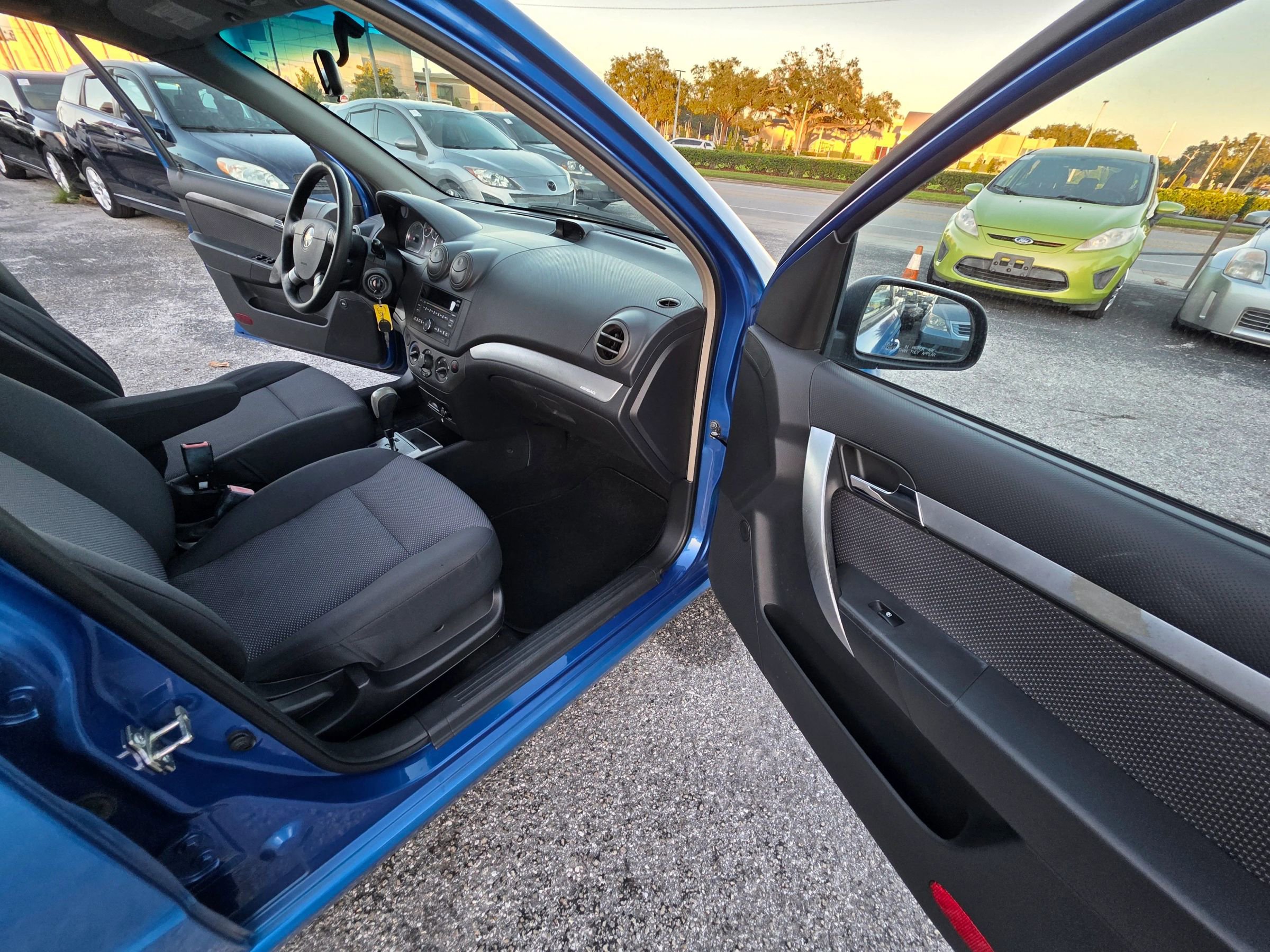 Used 2010 Chevrolet Aveo LT w/ Power and Convenience Package image 18