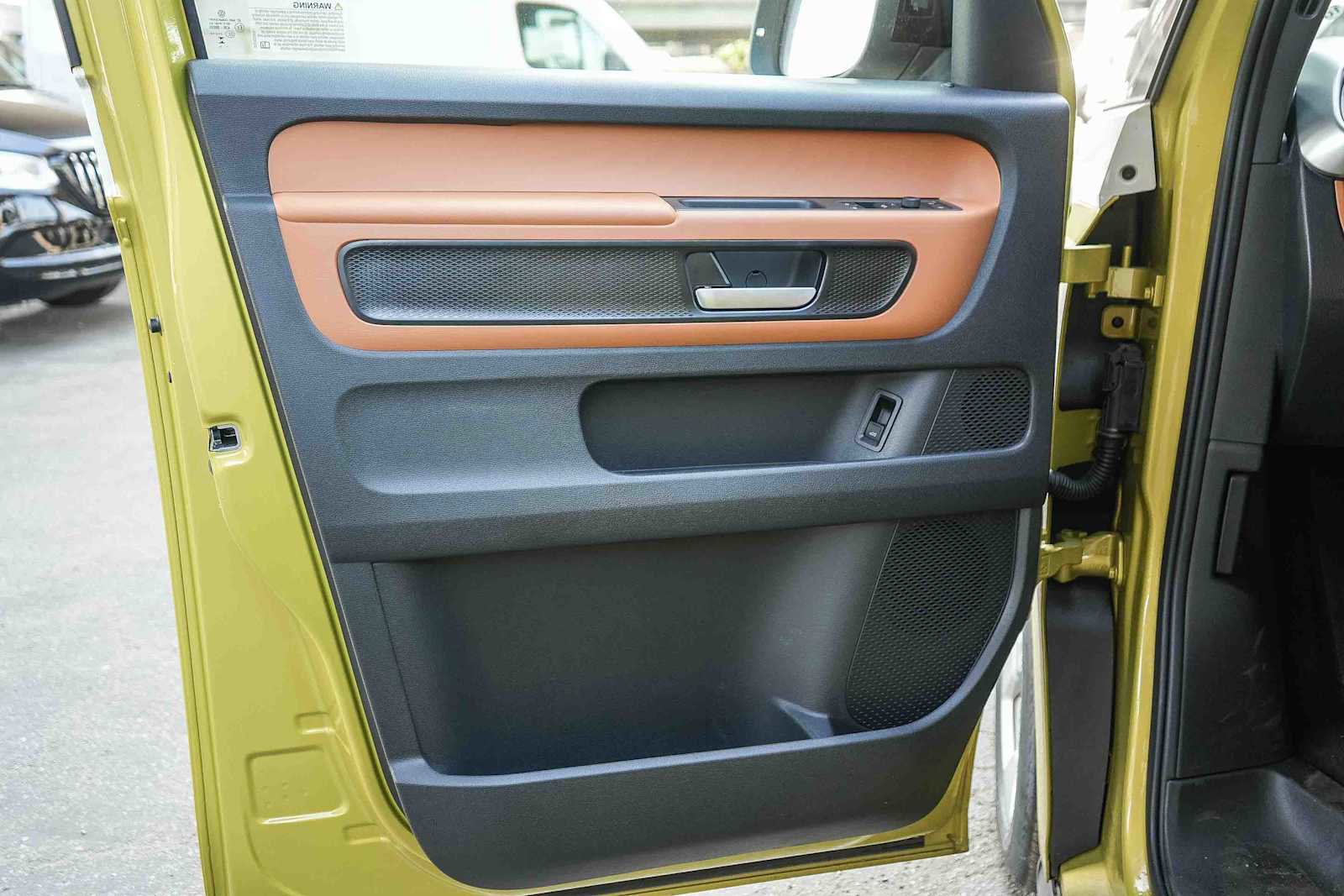 New 2025 Volkswagen ID. Buzz Pro S Plus AWD/4WD image 24