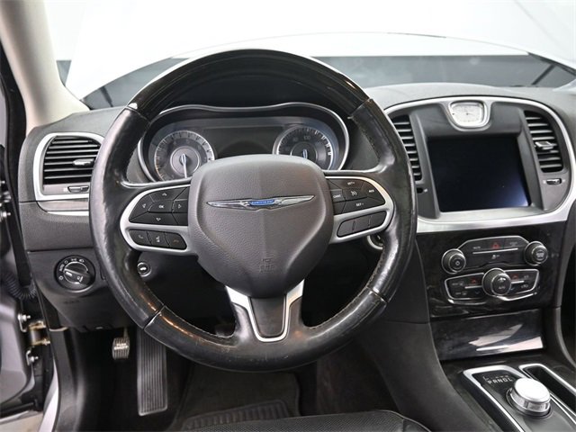 Used 2017 Chrysler 300 C image 27