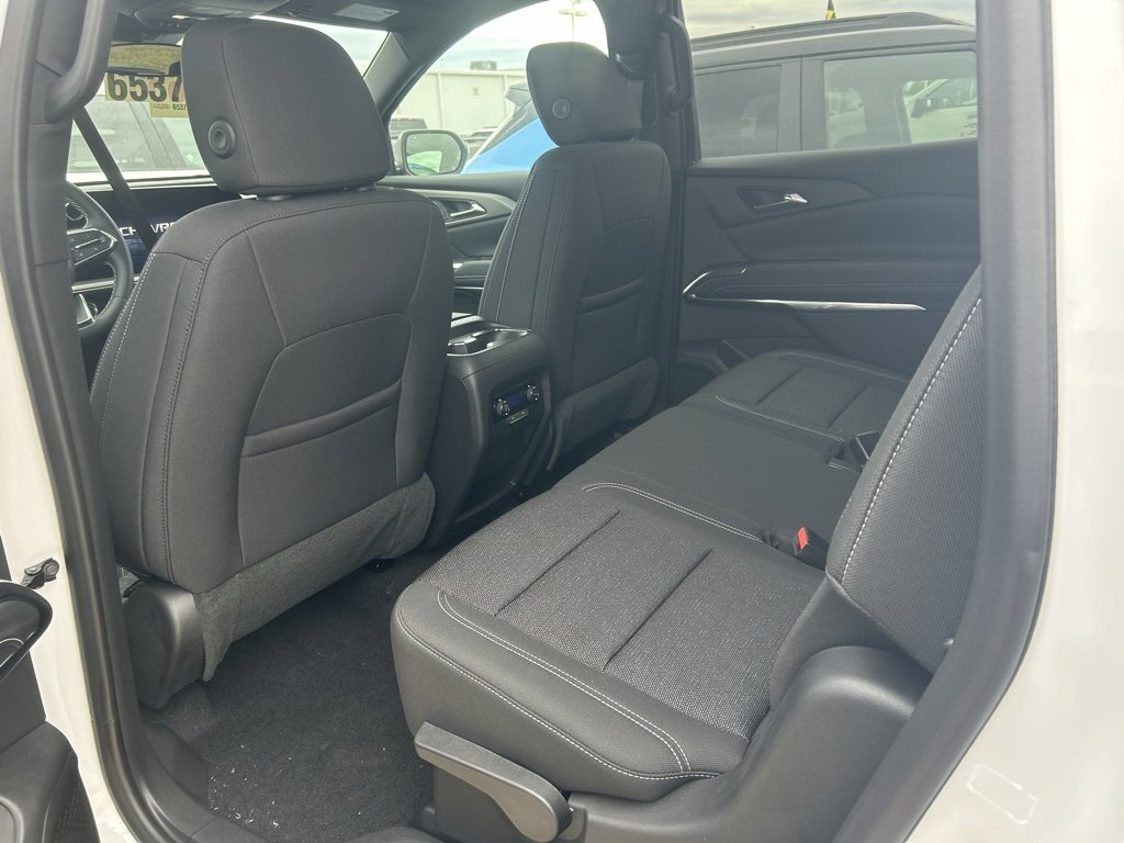 Used 2025 Chevrolet Traverse LT image 7