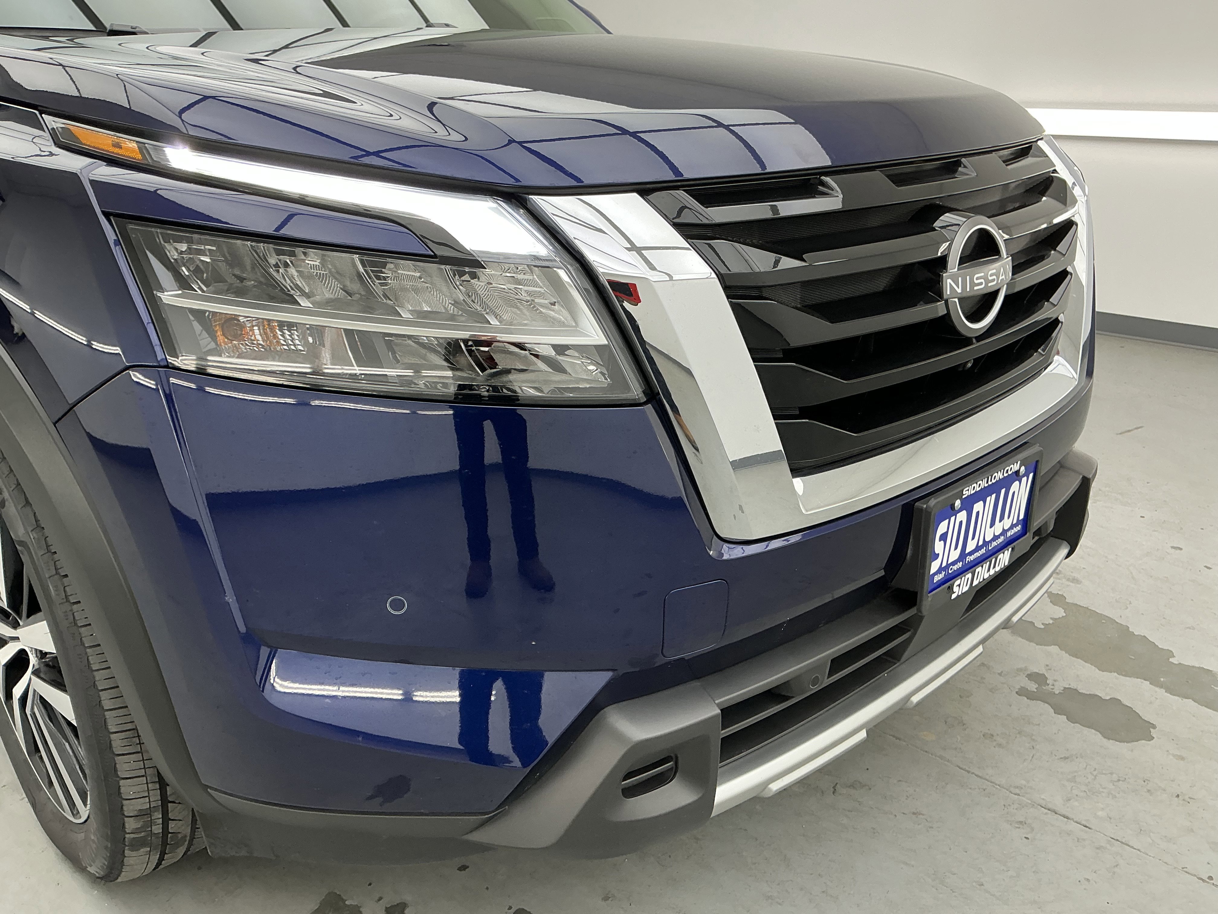 Used 2024 Nissan Pathfinder Platinum image 28