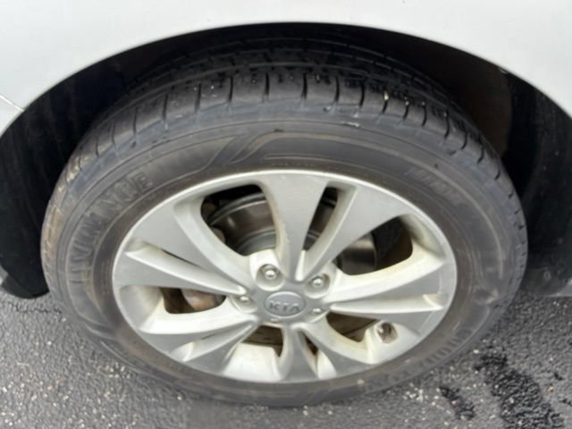 Used 2016 Kia Soul + FWD image 26