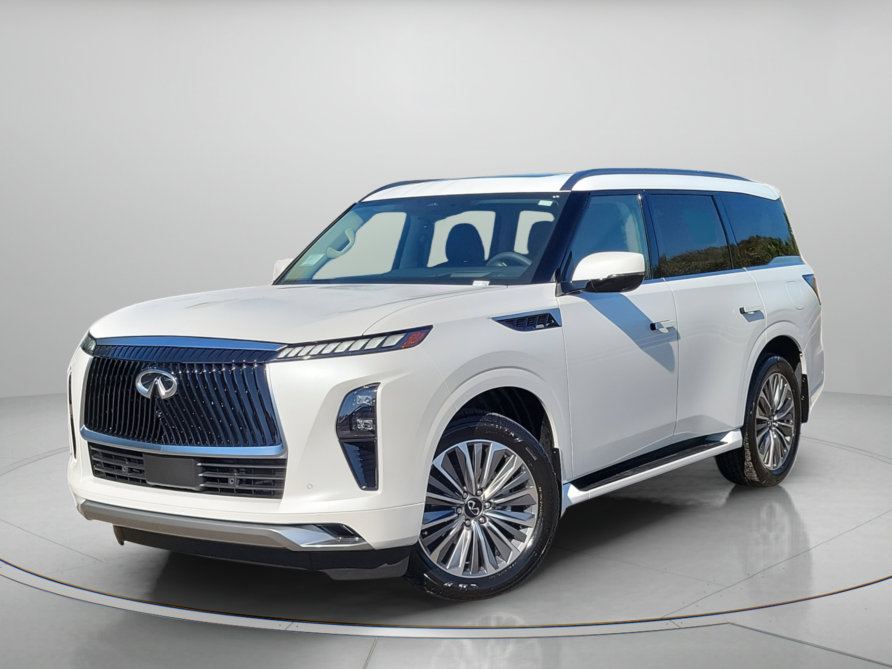Used 2026 INFINITI QX80 Luxe w/ Cargo Package AWD/4WD image 2