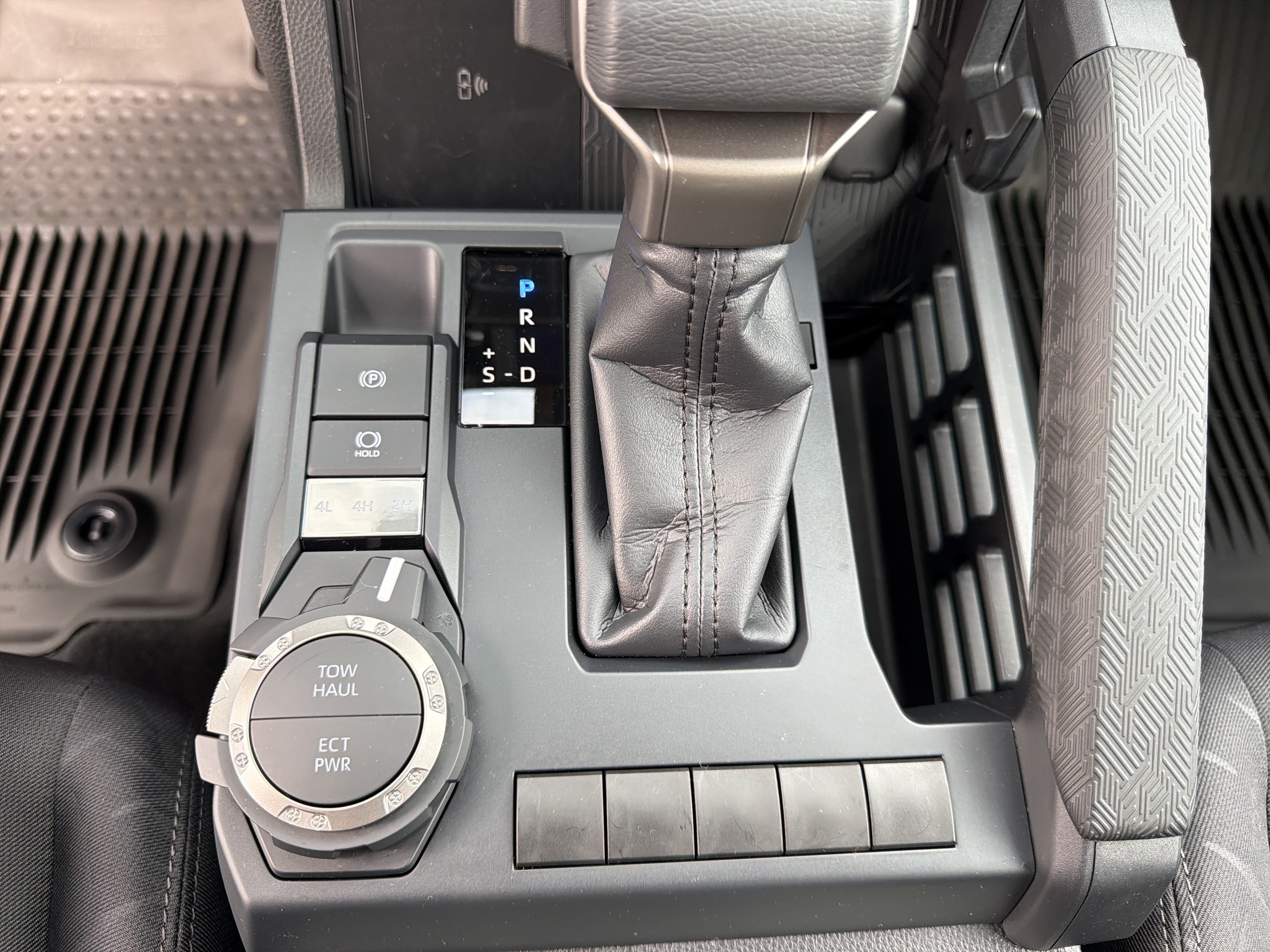 Used 2026 Toyota Tacoma SR5 AWD/4WD image 32