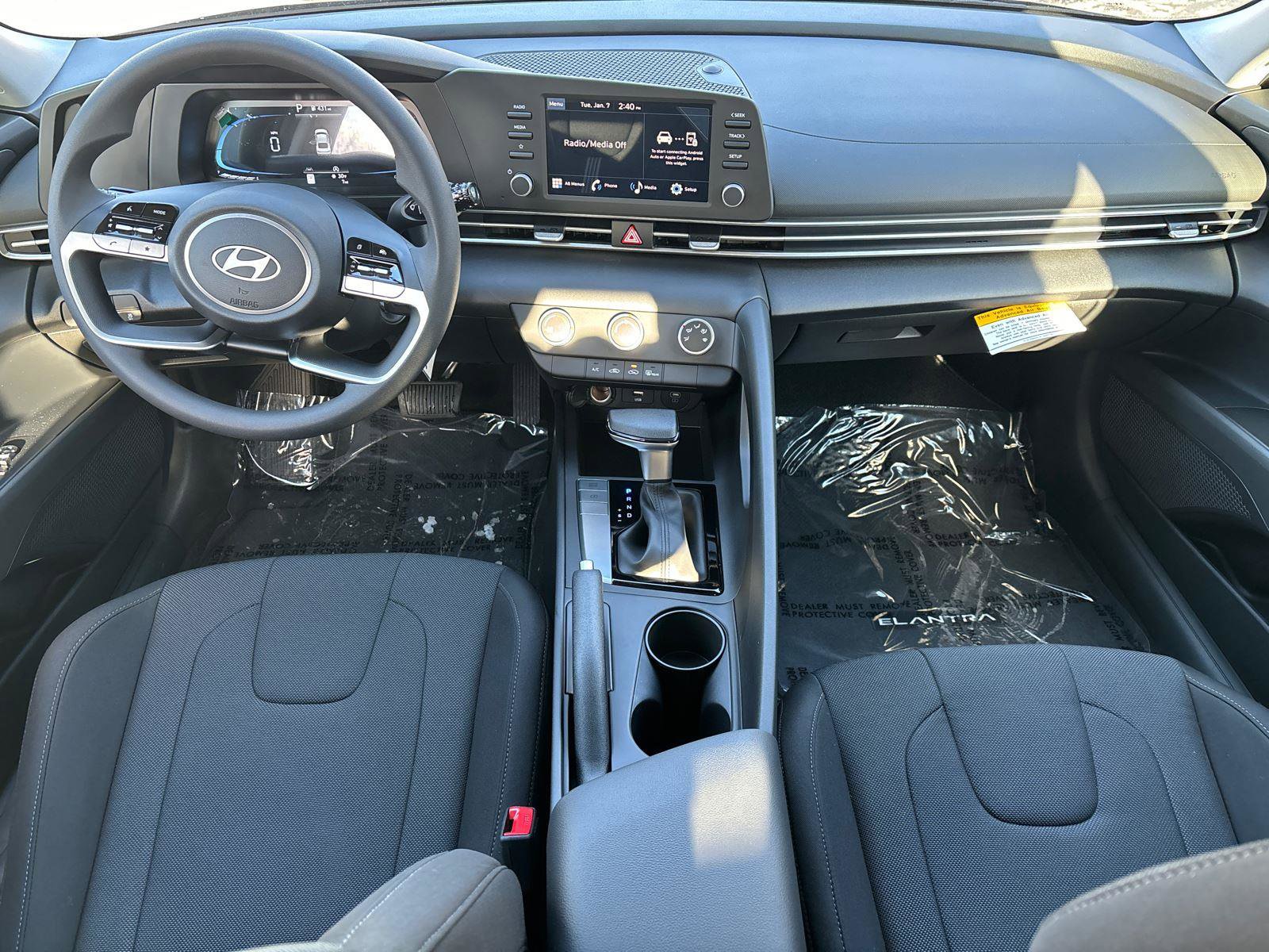 New 2025 Hyundai Elantra SE image 14