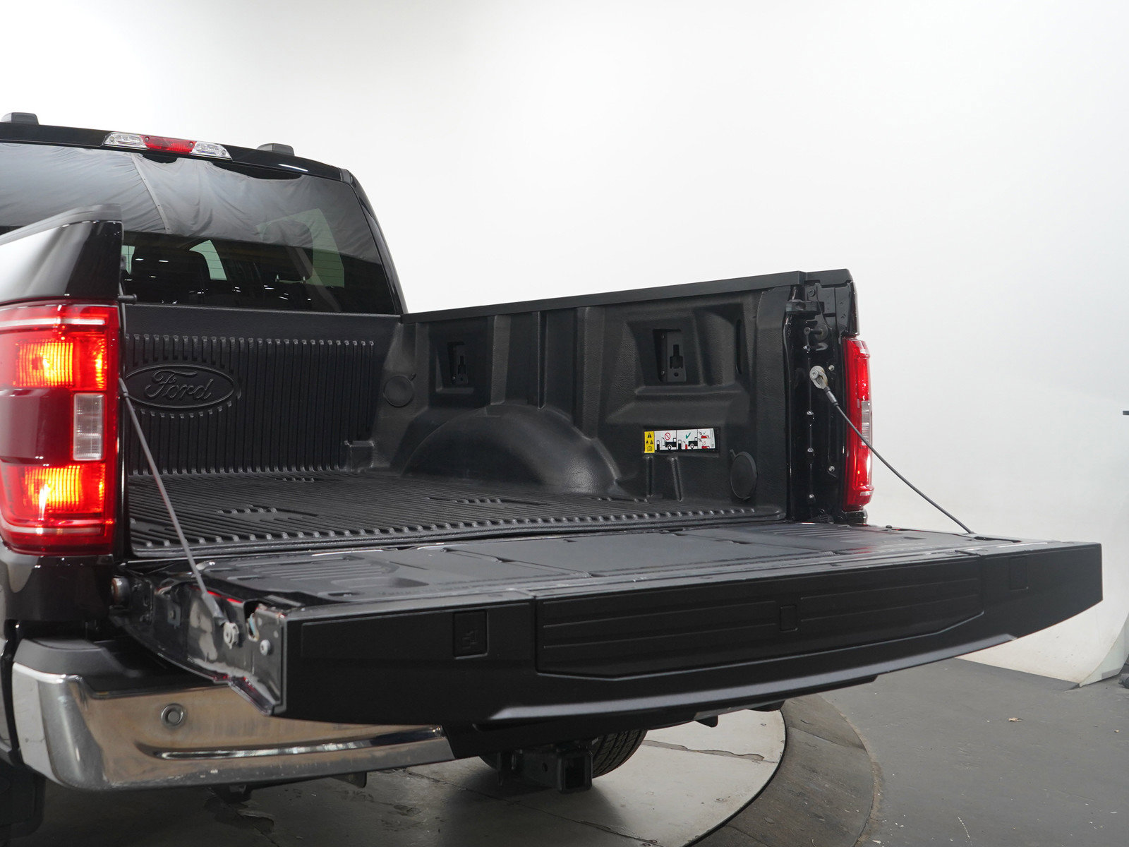 Used 2021 Ford F150 XLT image 17