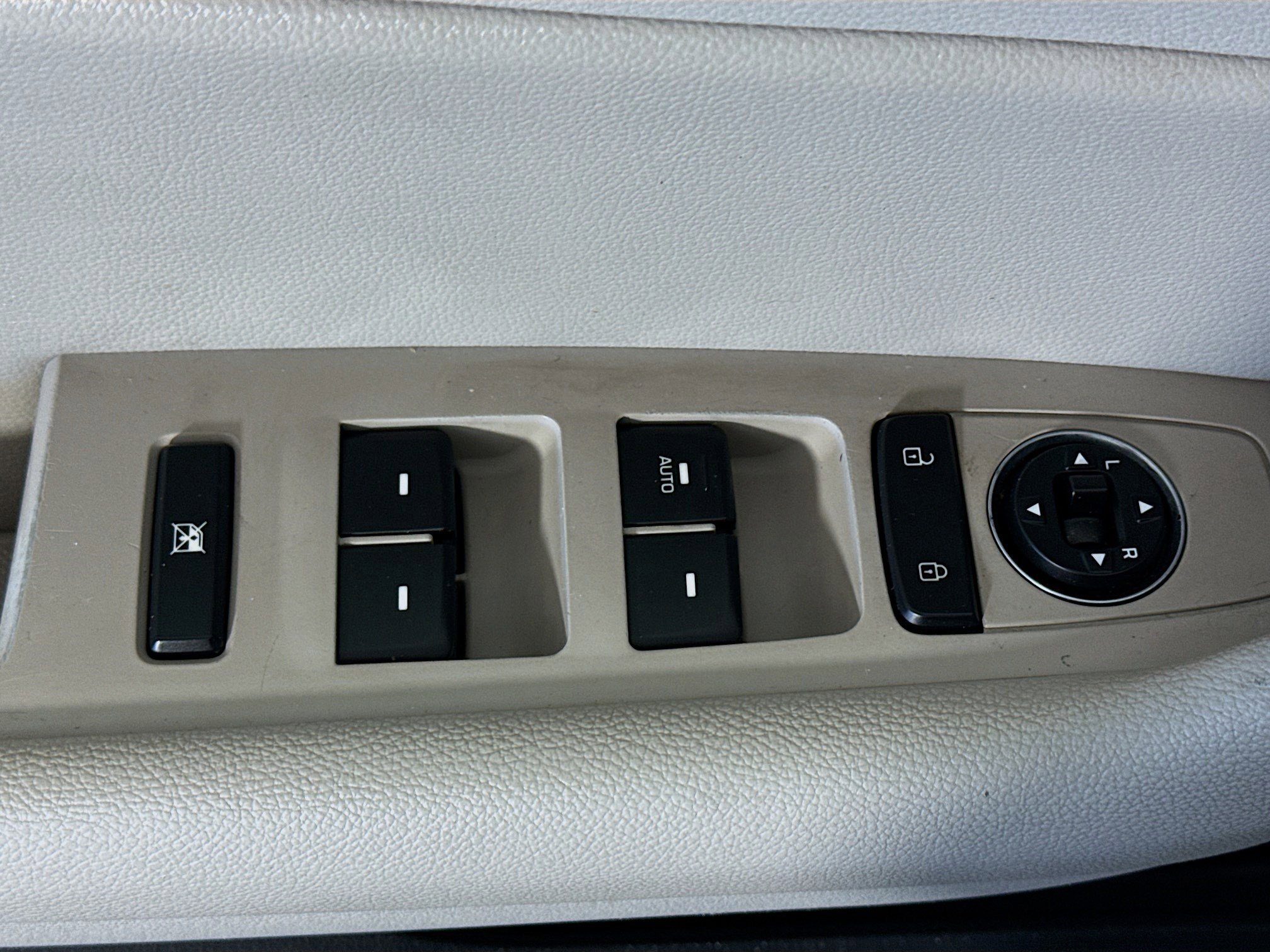 Used 2016 Hyundai Sonata SE FWD image 24