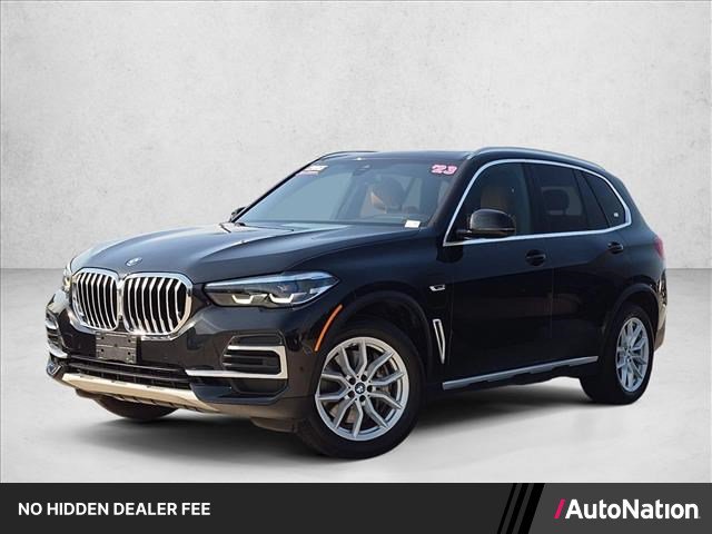 Used 2023 BMW X5 xDrive45e w/ Parking Assistance Package AWD/4WD image 1
