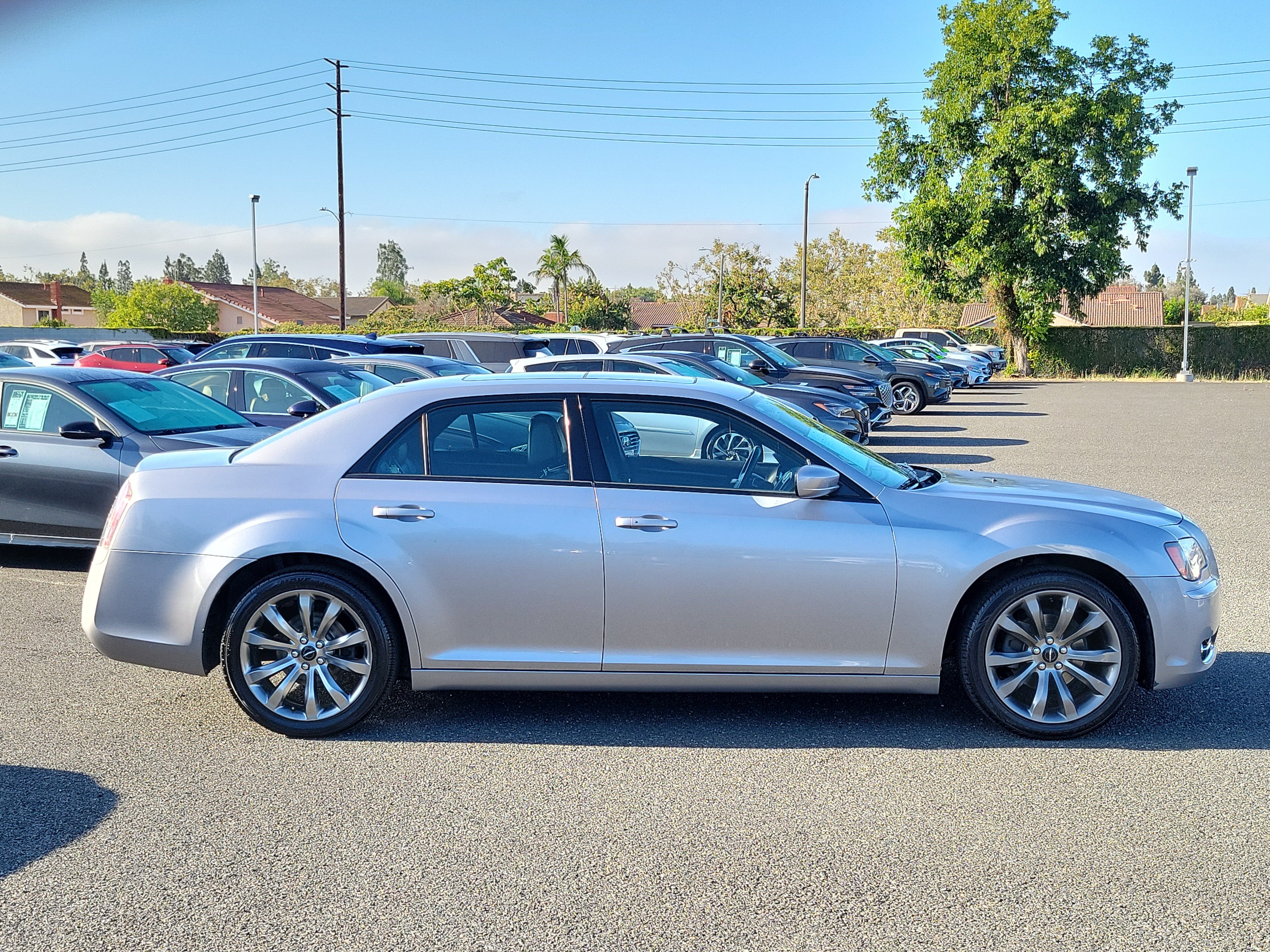Used 2014 Chrysler 300 S RWD image 5
