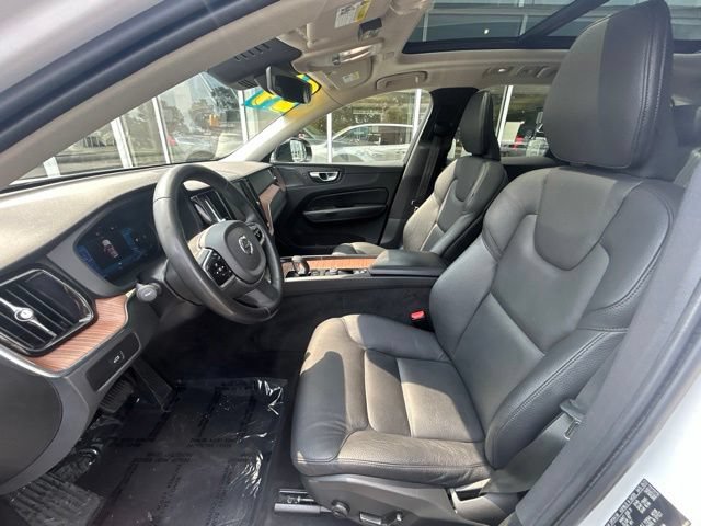 Certified 2024 Volvo XC60 B5 Plus w/ Climate Package AWD/4WD image 18