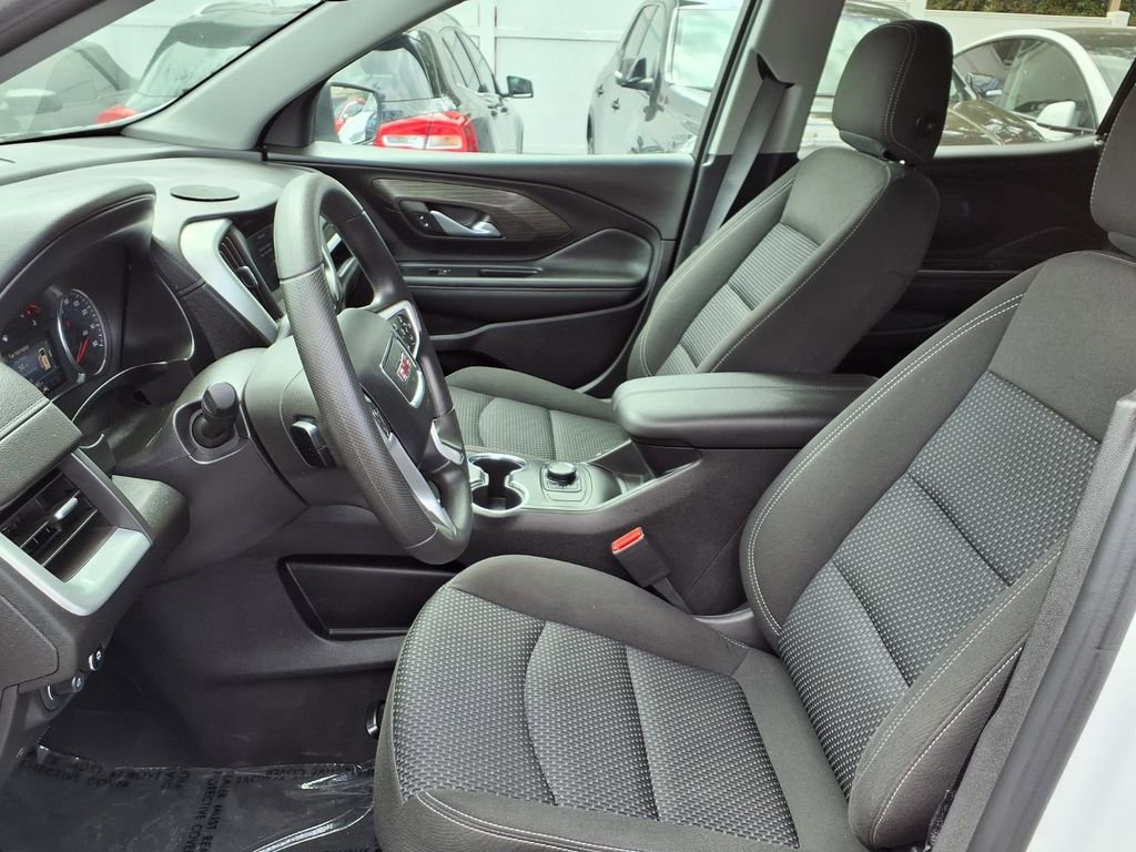 Used 2024 GMC Terrain SLE w/ Elevation Edition FWD image 16