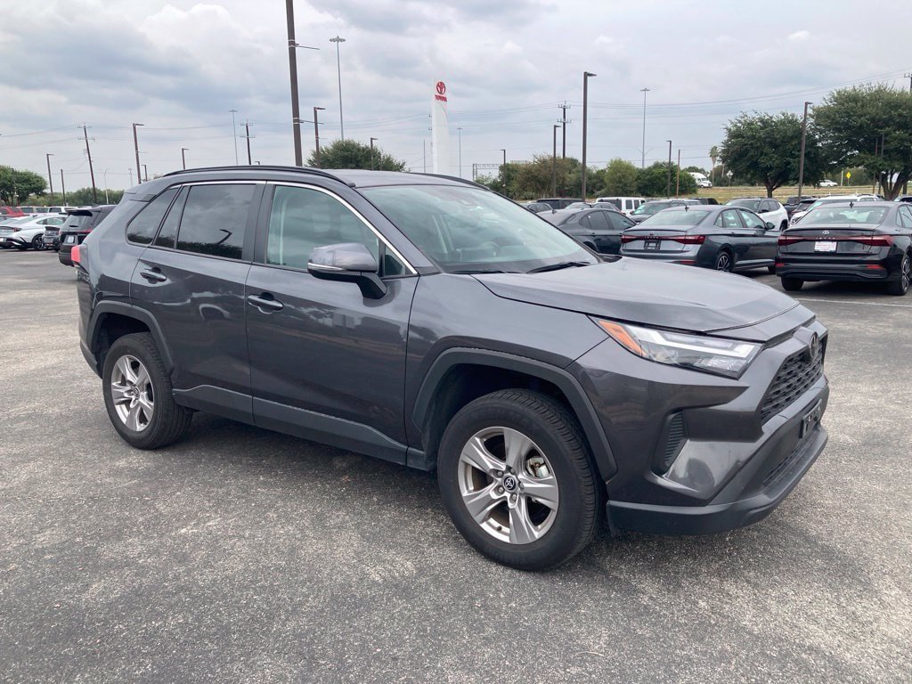 Used 2025 Toyota RAV4 XLE FWD image 3