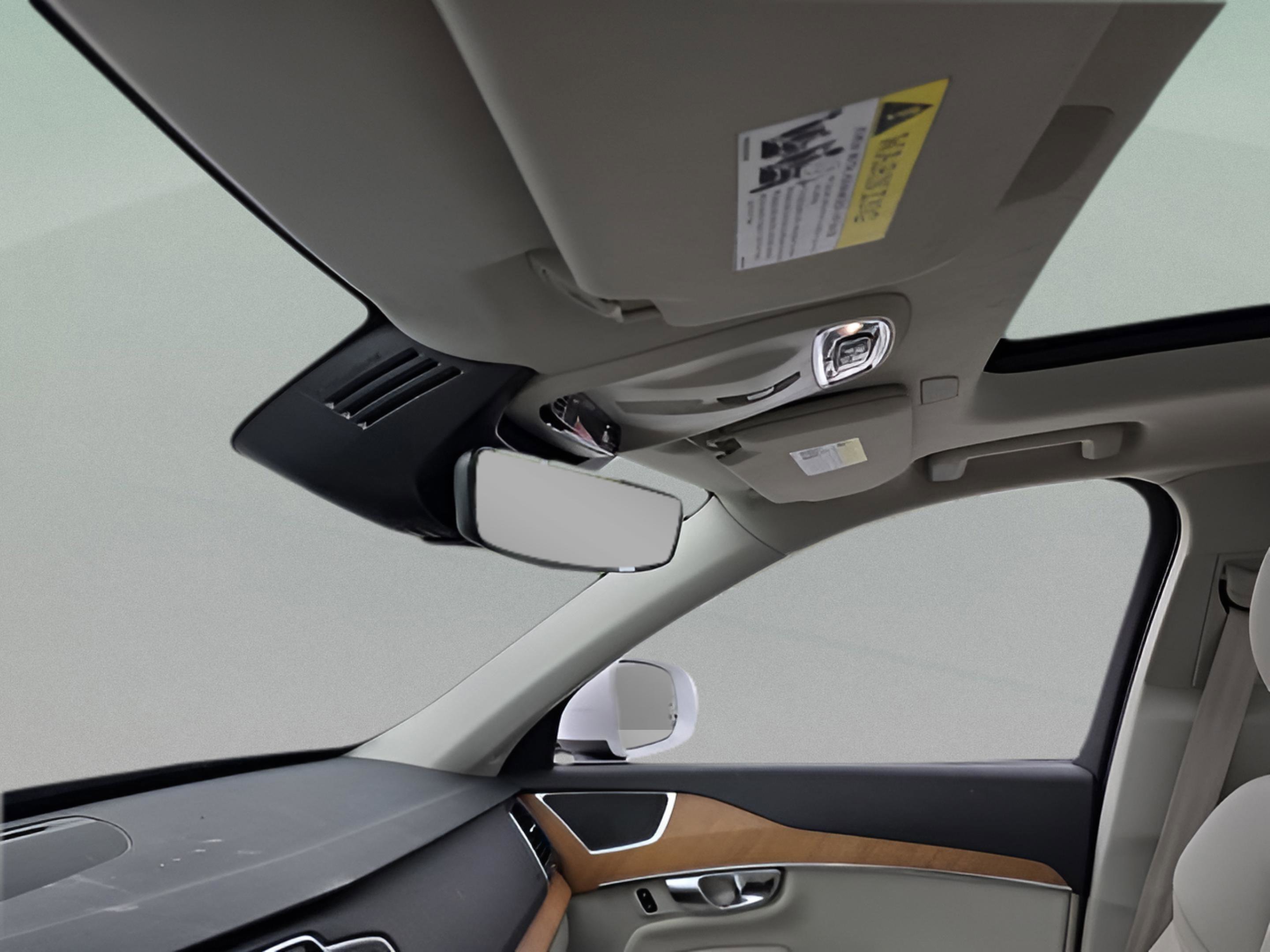 Used 2022 Volvo XC90 T6 Momentum w/ Climate Package image 16