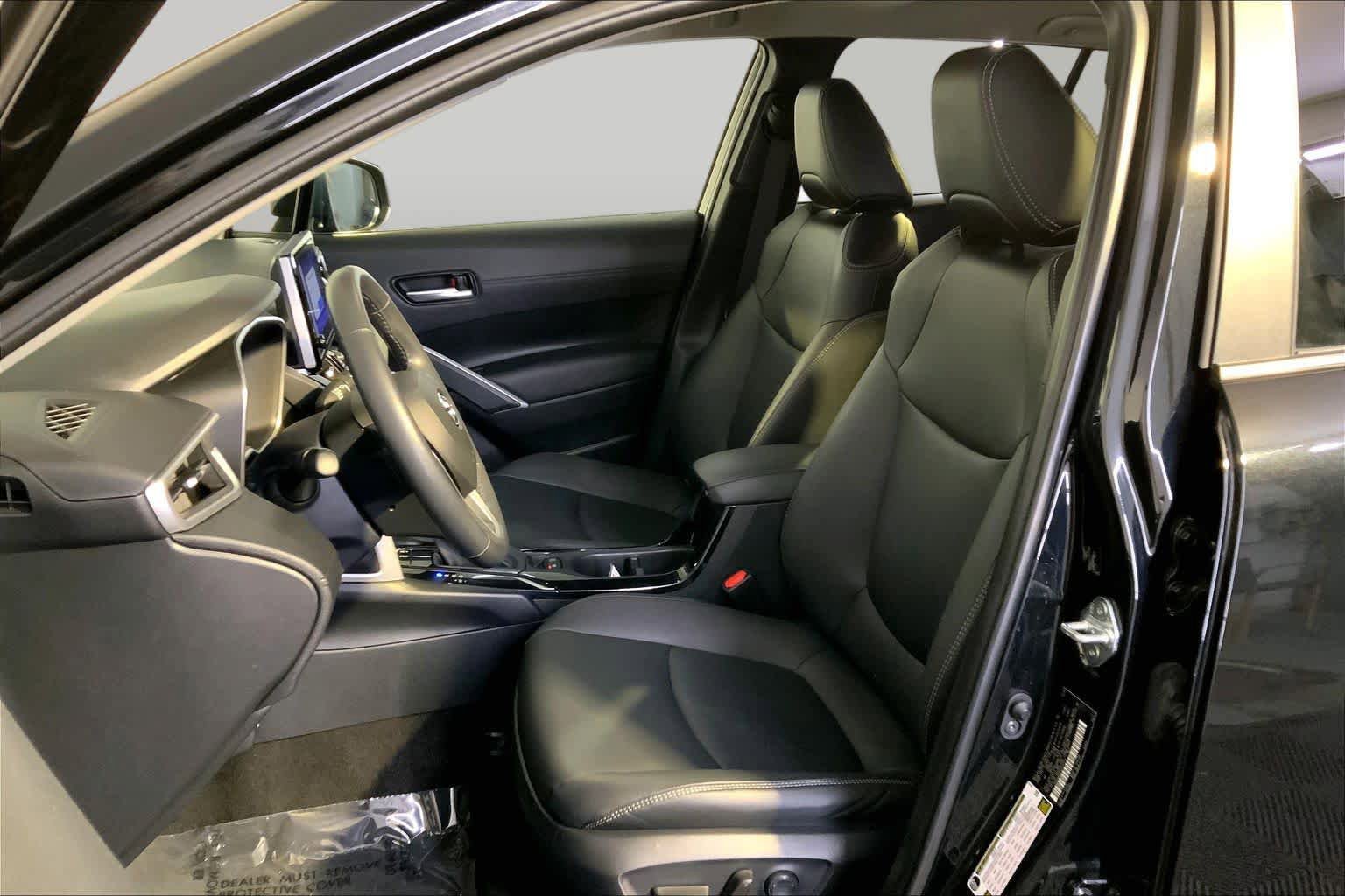 Used 2023 Toyota Corolla Cross XLE AWD/4WD image 9