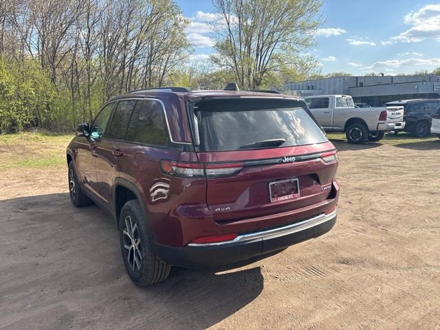 Used 2023 Jeep Grand Cherokee Limited AWD/4WD image 7