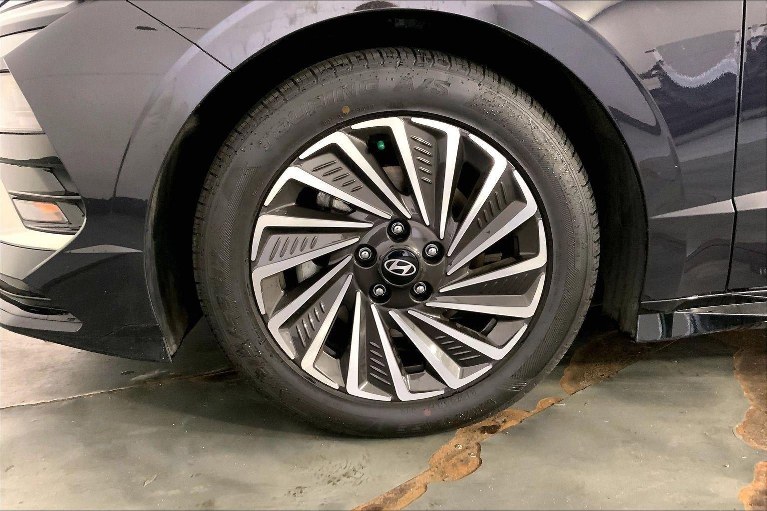 Used 2025 Hyundai Sonata SEL FWD image 9