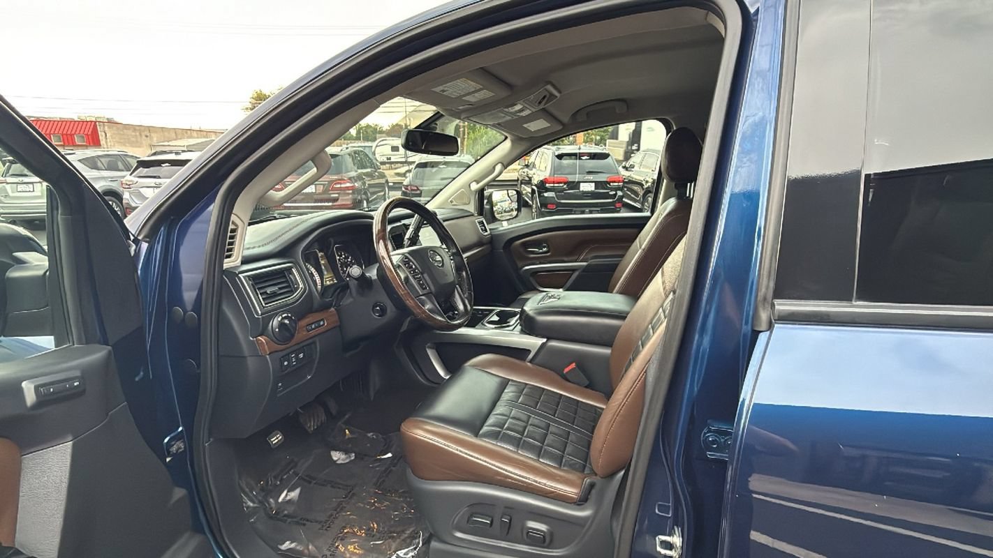 Used 2018 Nissan Titan Platinum Reserve AWD/4WD image 10