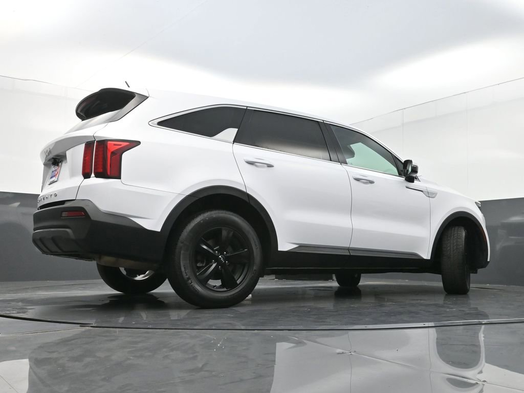 Used 2022 Kia Sorento LX image 29