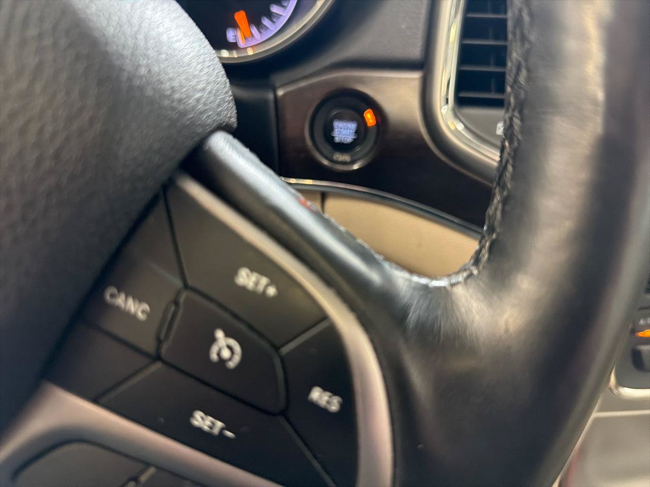Used 2018 Jeep Grand Cherokee Limited AWD/4WD image 29