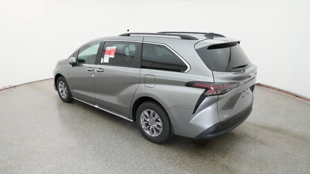 New 2026 Toyota Sienna XLE FWD image 8