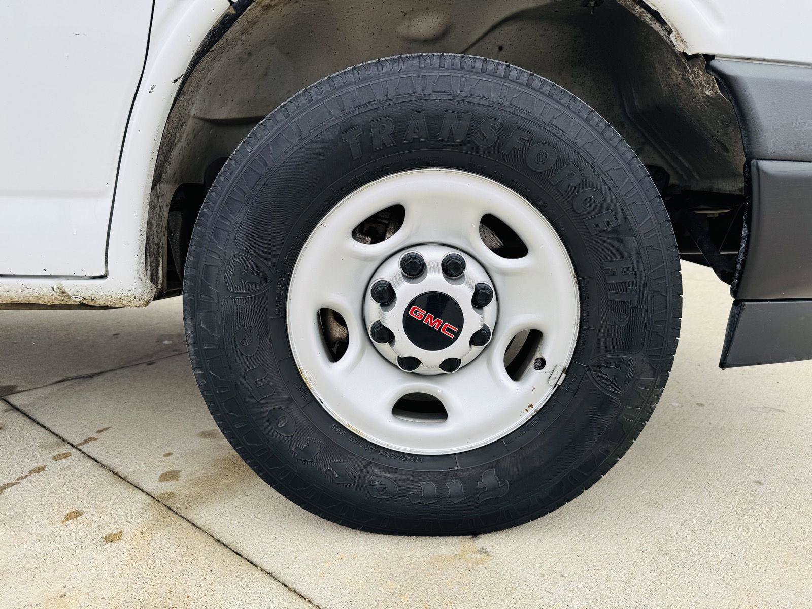 Used 2022 GMC Savana 2500 Extended w/ Driver Convenience Package image 29