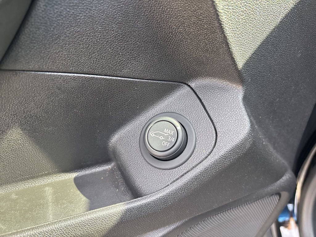 Used 2022 GMC Terrain SLT w/ Infotainment Package II image 29