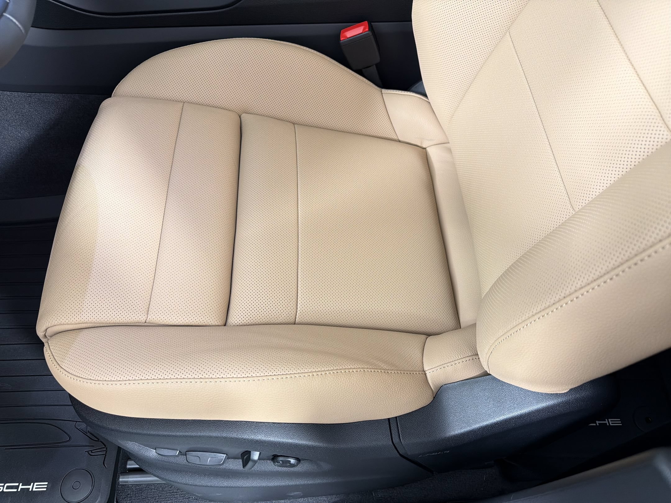 Used 2026 Porsche Cayenne AWD/4WD image 14