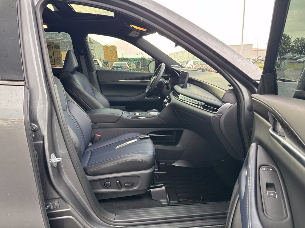 Used 2026 INFINITI QX60 Sport AWD/4WD image 43