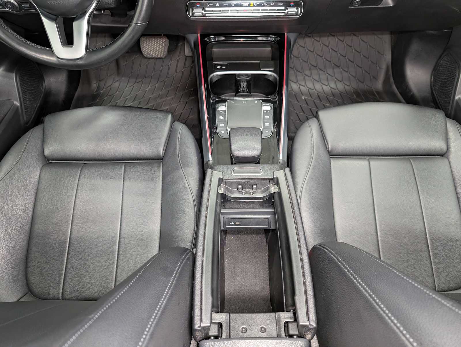 Used 2022 Mercedes-Benz GLB 250 4MATIC image 20
