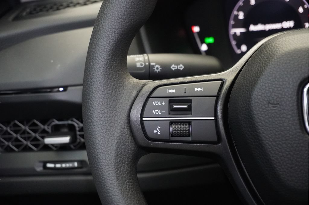 Certified 2025 Honda Accord SE image 7