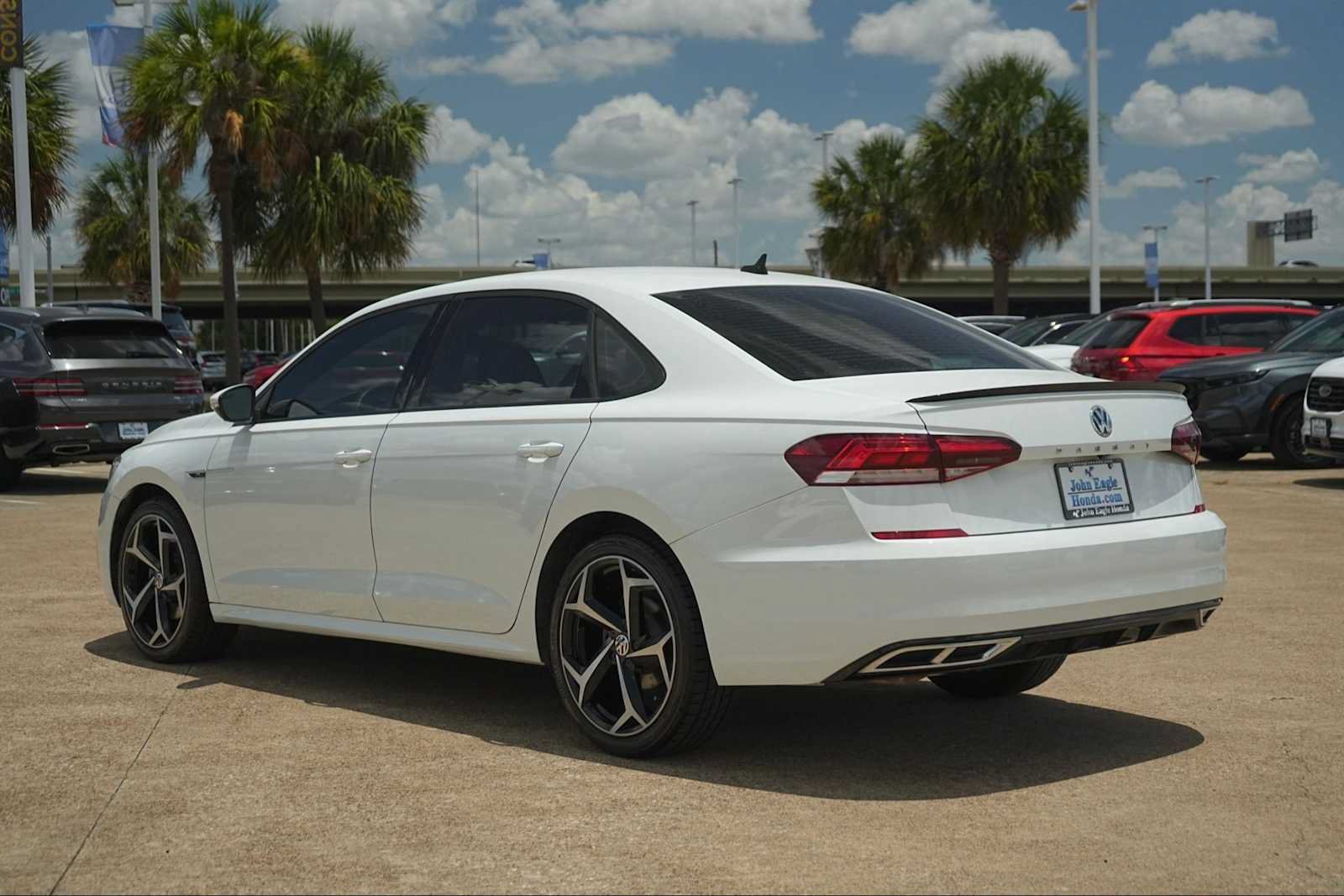 Used 2022 Volkswagen Passat 2.0T R-Line FWD image 4