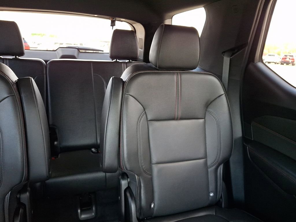 Used 2022 Chevrolet Traverse RS w/ LPO, Floor Liner Package AWD/4WD image 21