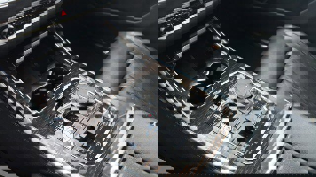 Used 2025 BMW X7 xDrive40i w/ Premium Package image 24