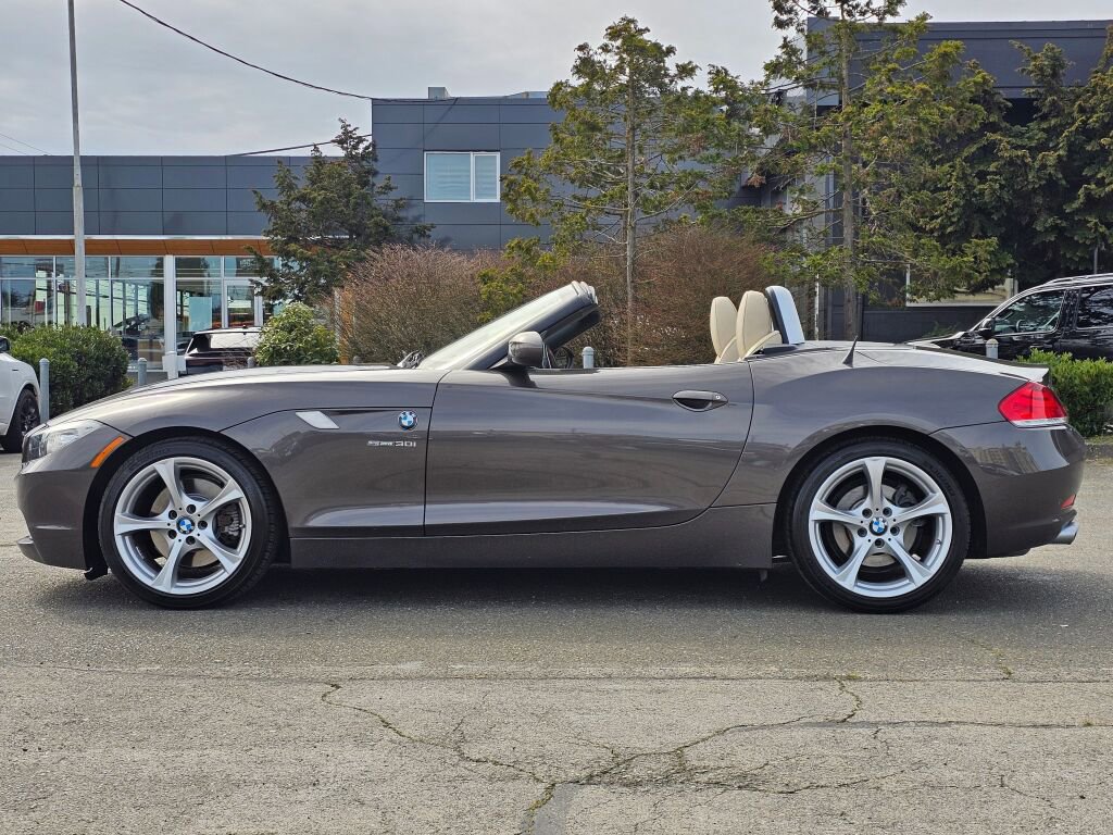 Used 2011 BMW Z4 sDrive30i image 4
