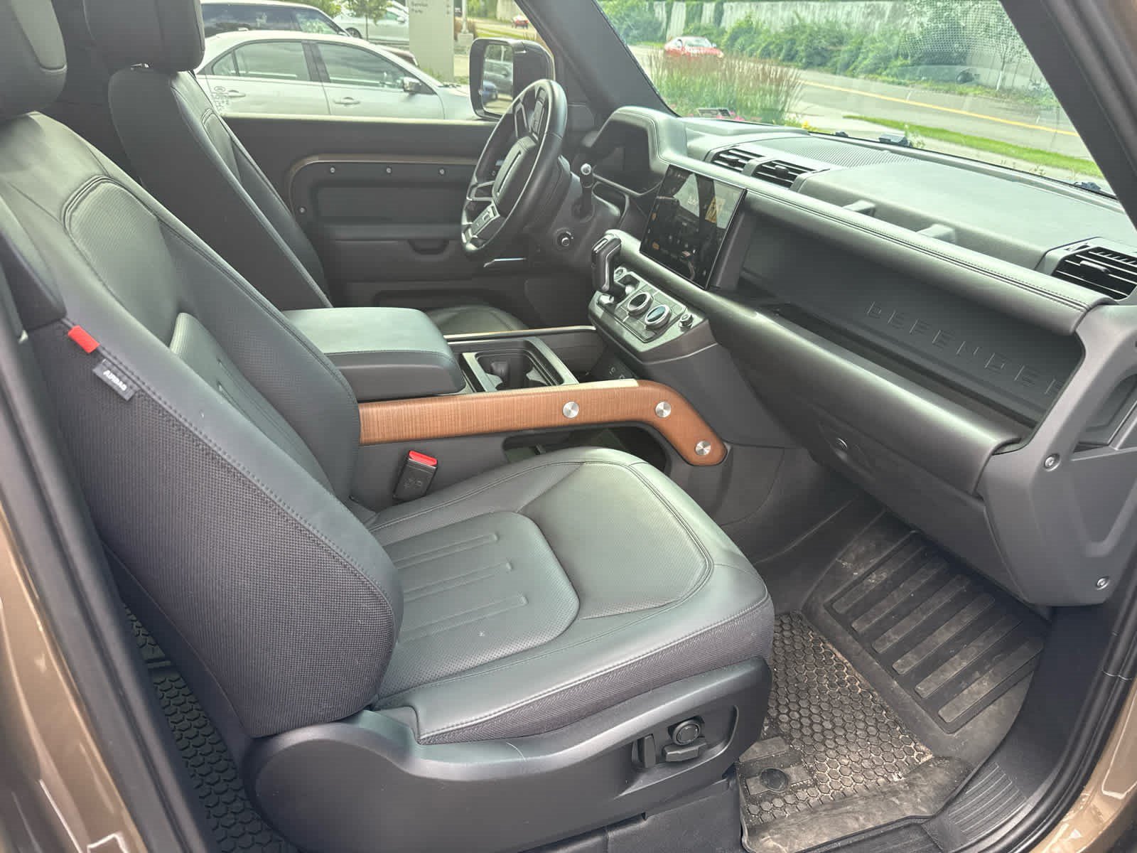 Used 2023 Land Rover Defender 90 X AWD/4WD image 7