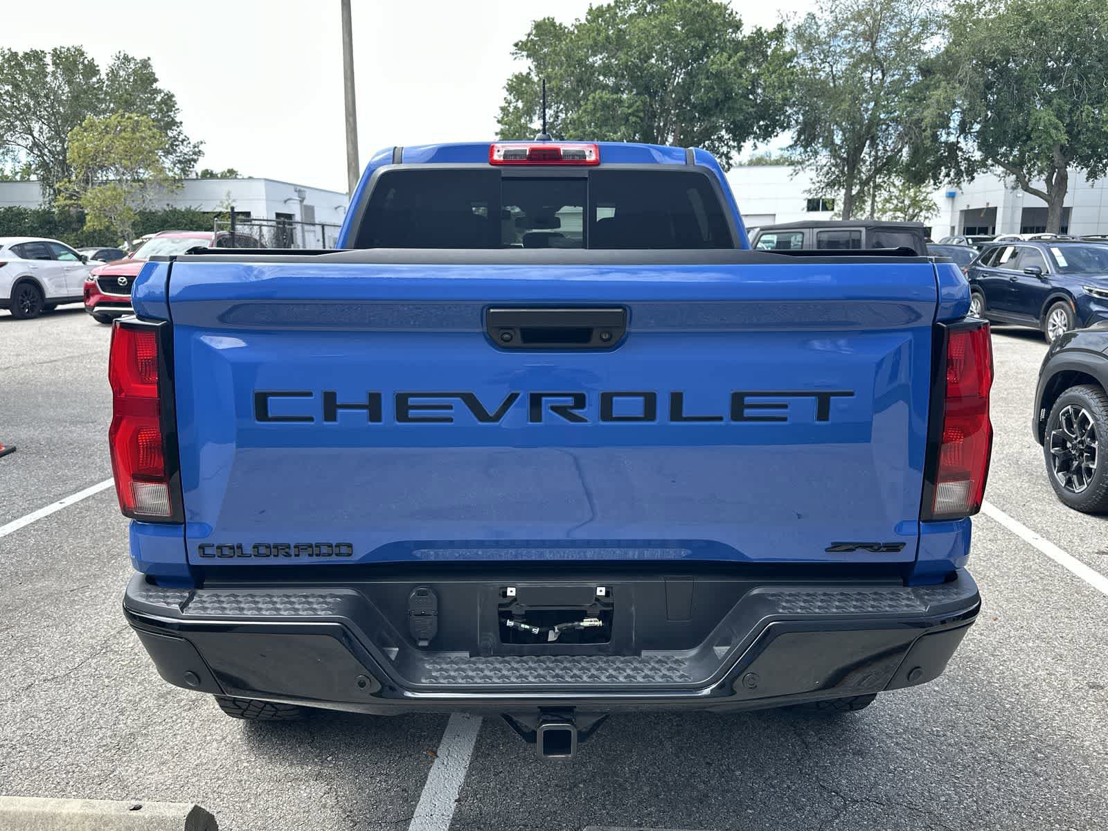 Used 2025 Chevrolet Colorado ZR2 w/ Technology Package AWD/4WD image 6