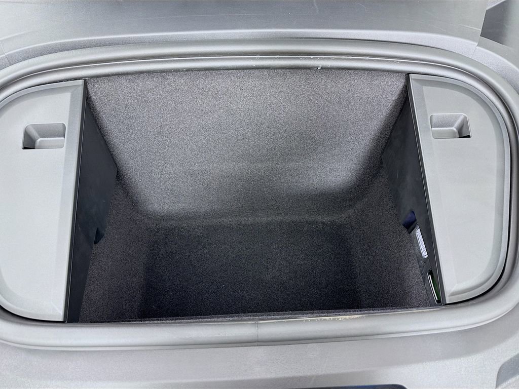 Certified 2022 Porsche Taycan image 31