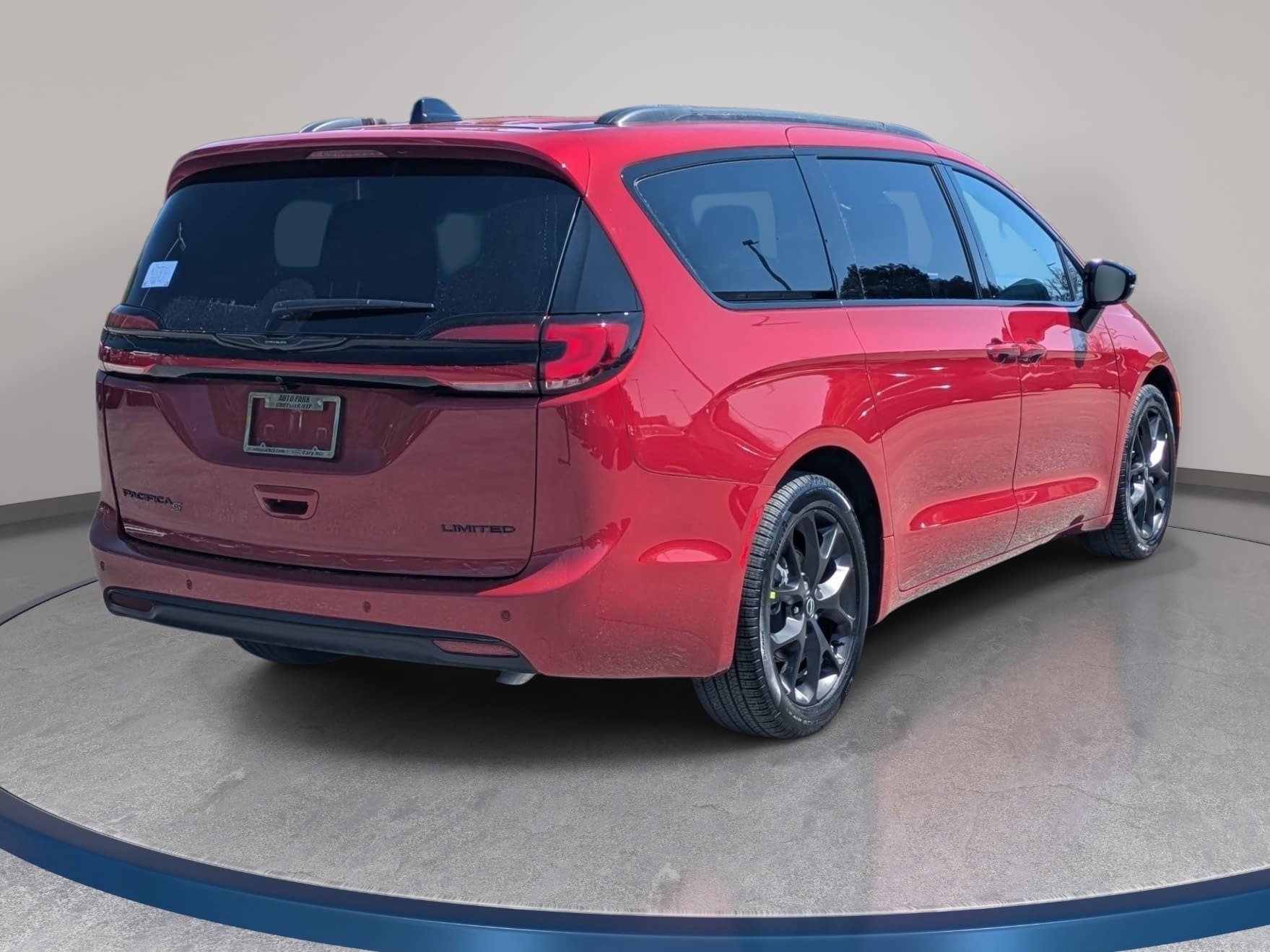 New 2026 Chrysler Pacifica Limited FWD image 5