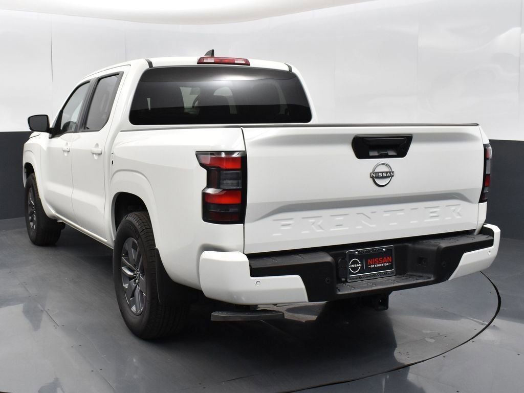 Used 2025 Nissan Frontier SV w/ Tow Package image 6