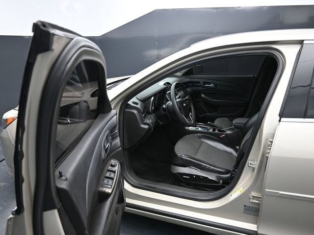 Used 2014 Chevrolet Malibu LT w/ Power Convenience Package image 12