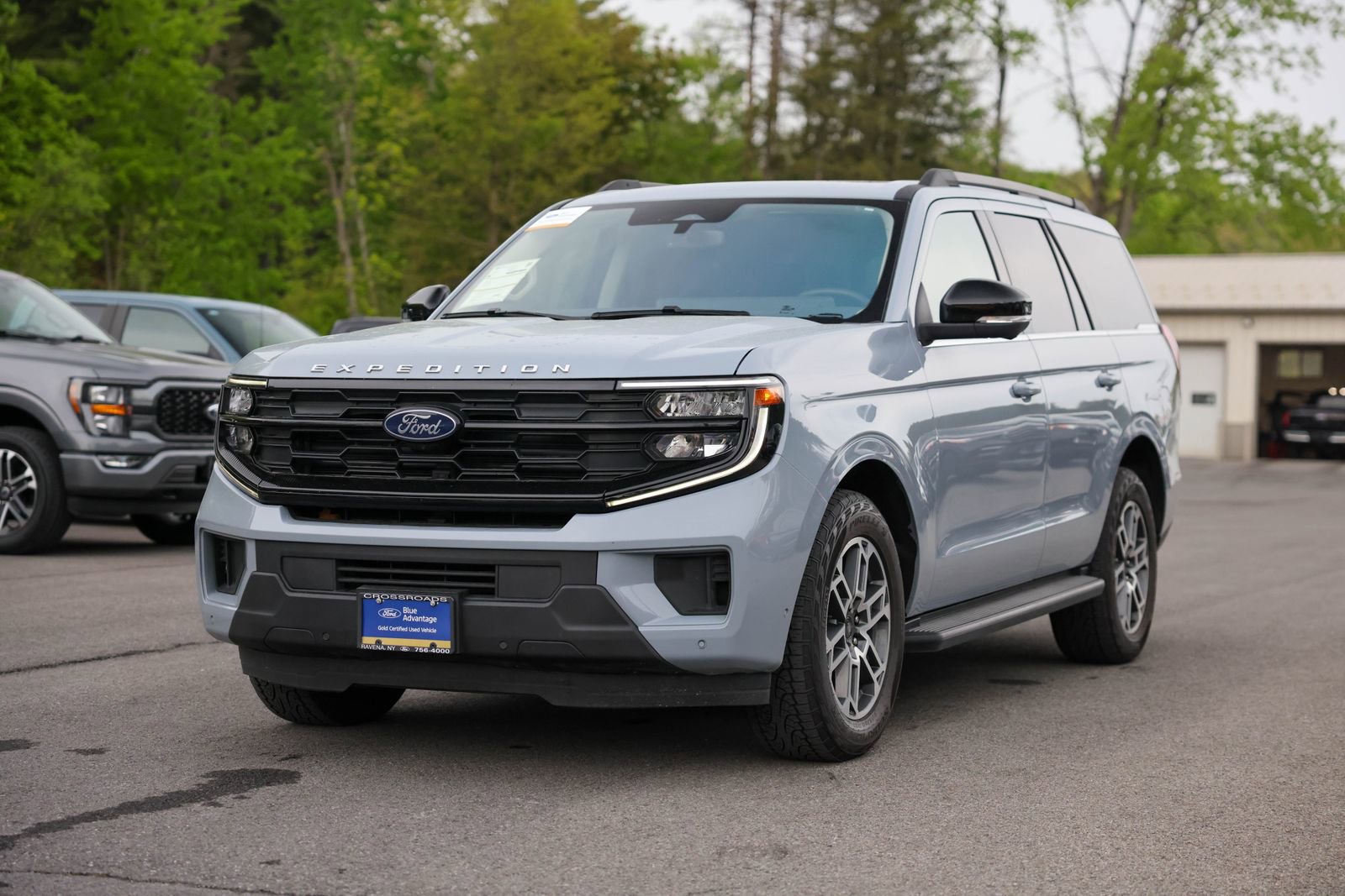 Certified 2025 Ford Expedition Active AWD/4WD image 1