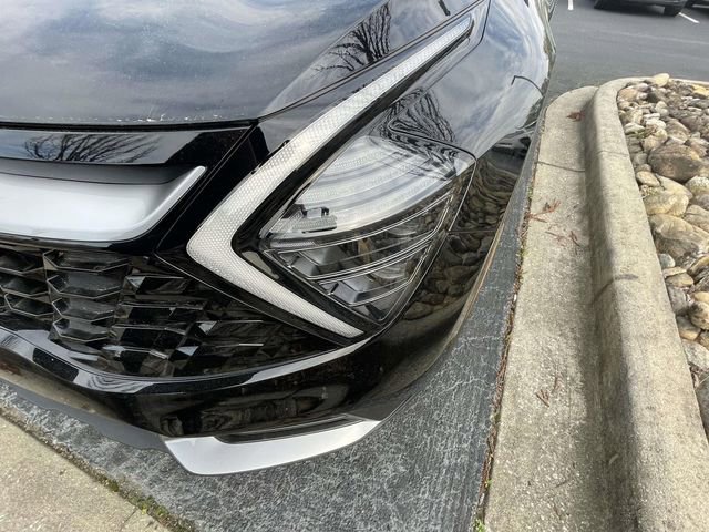 Used 2025 Kia Sportage EX image 4