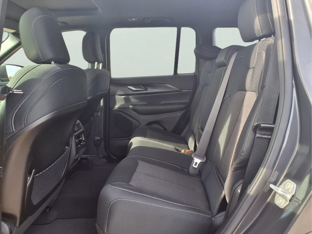 New 2026 Jeep Grand Cherokee Laredo X image 11