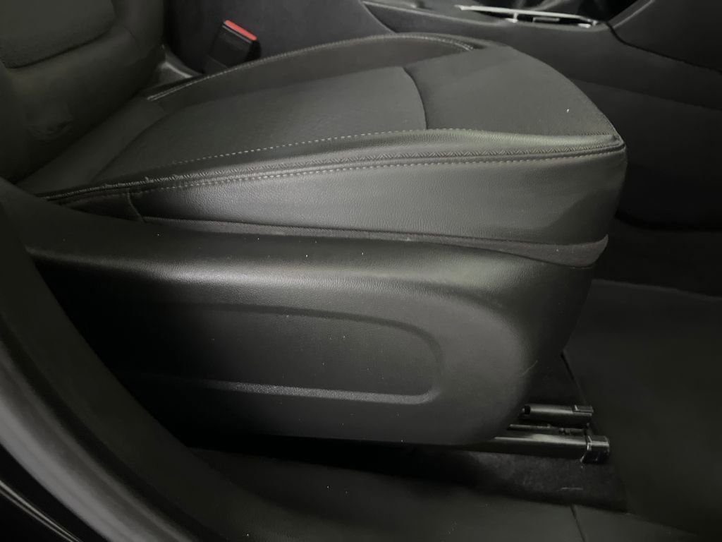 Used 2020 Buick Encore GX Select image 57