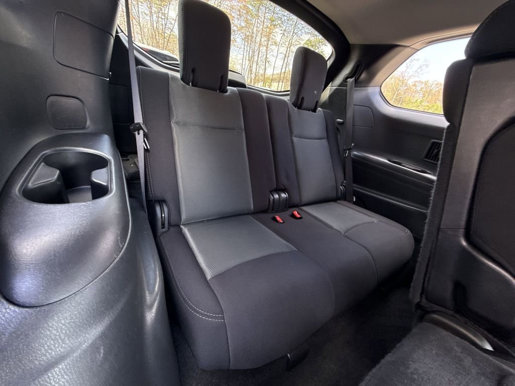 Used 2018 Nissan Pathfinder SV image 23