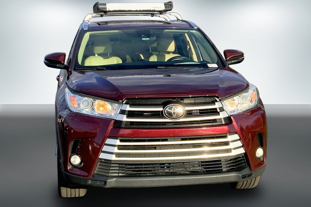 Used 2017 Toyota Highlander XLE AWD/4WD image 7