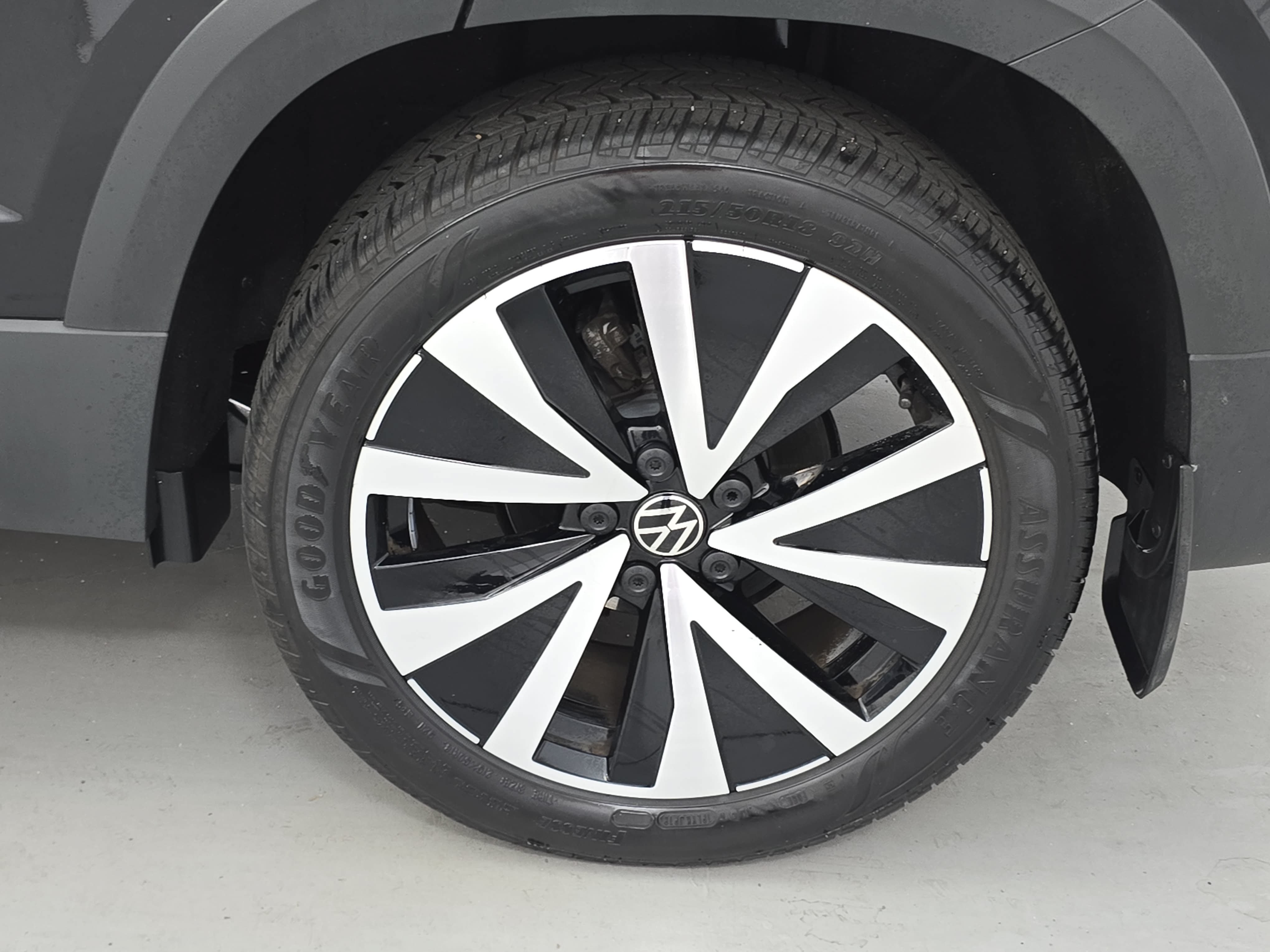Certified 2023 Volkswagen Taos SE FWD image 33