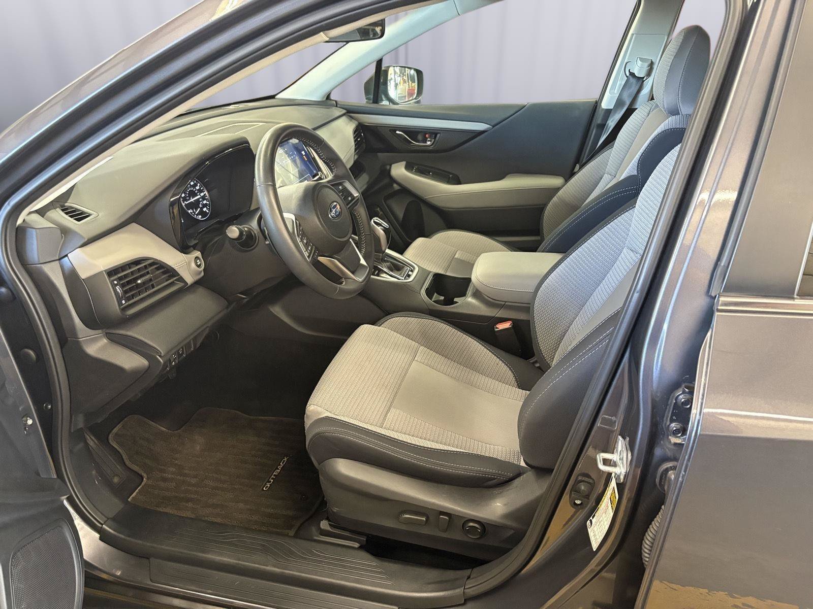 Used 2025 Subaru Outback Premium AWD/4WD image 26