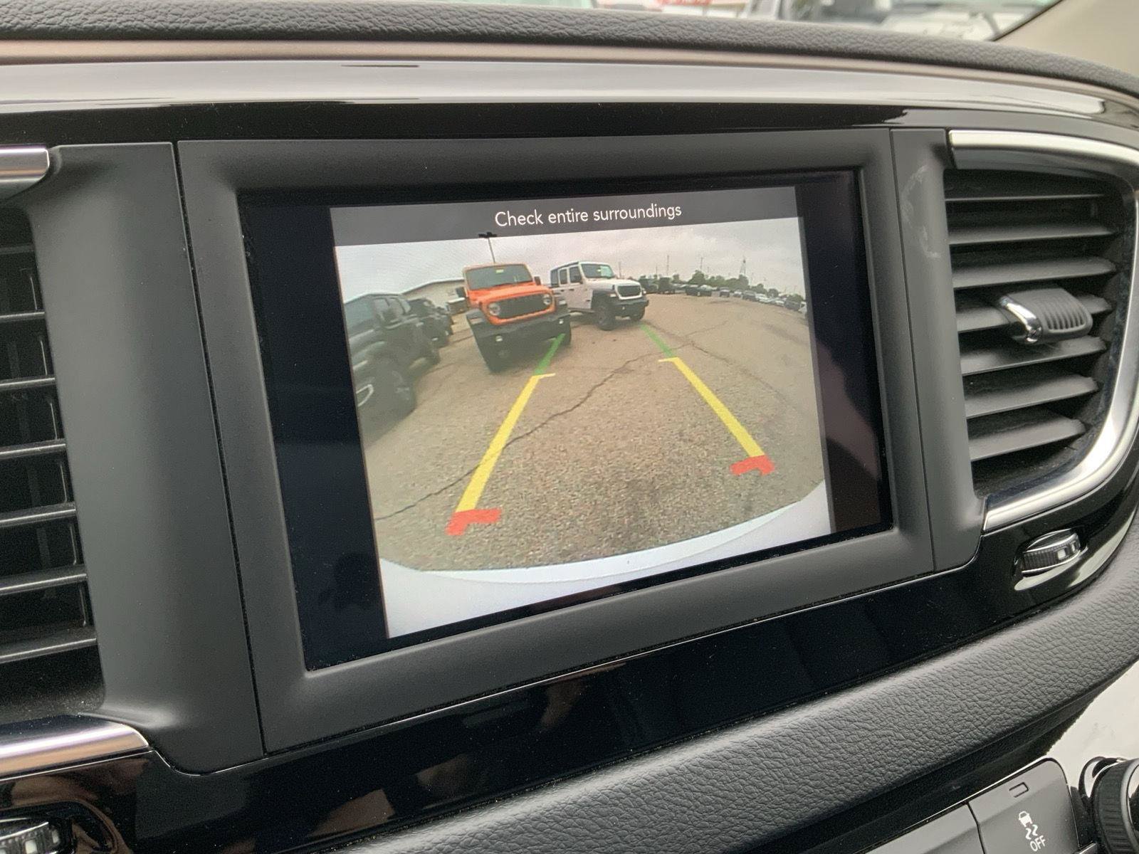 Used 2020 Chrysler Voyager Lxi FWD image 37